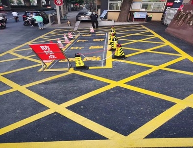 山西山西厂区划线，园区停车场划线，车库标识标线